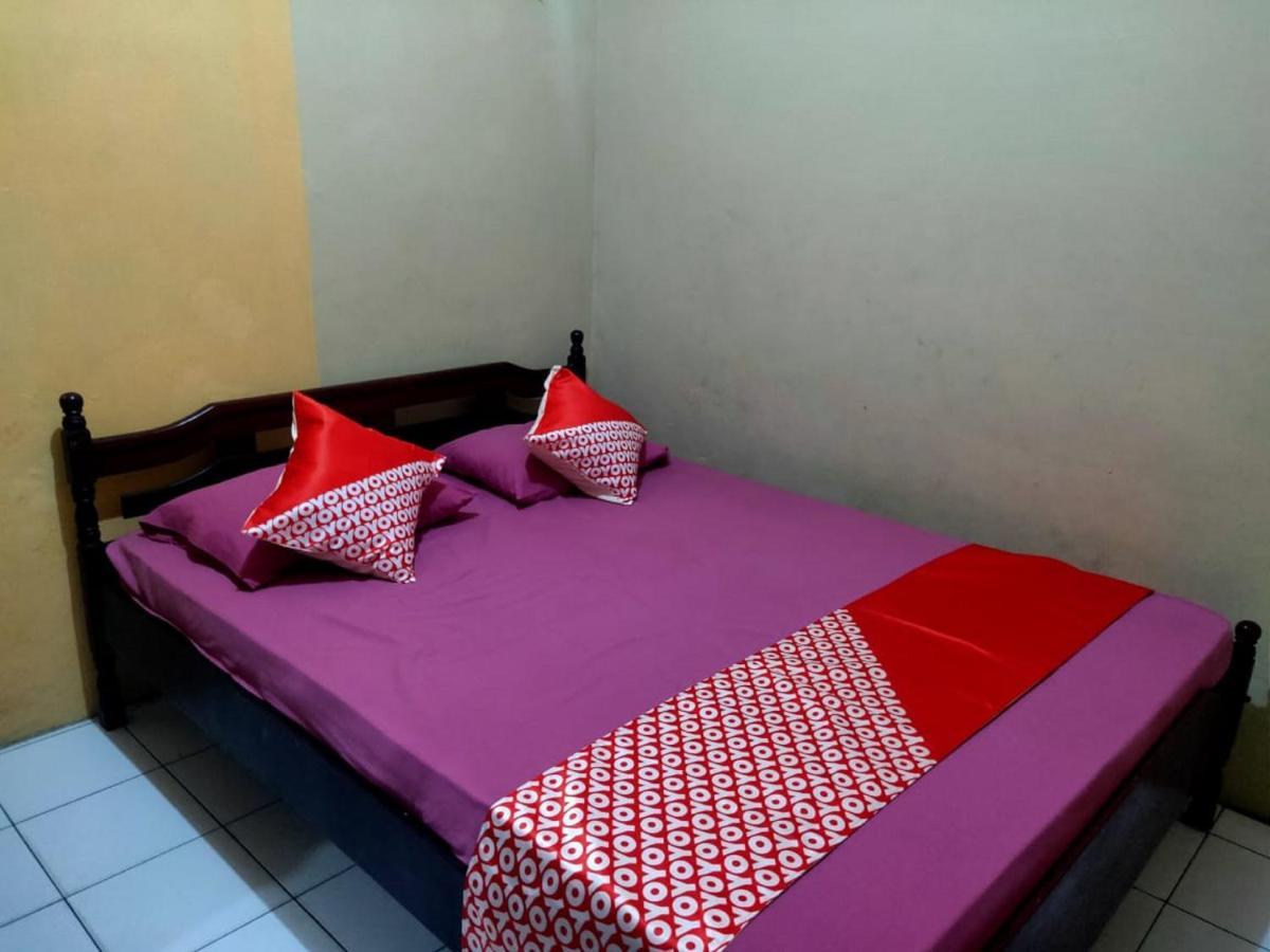 Oyo 90041 Hotel Sinar Lumayan Syariah Баликпапан Экстерьер фото